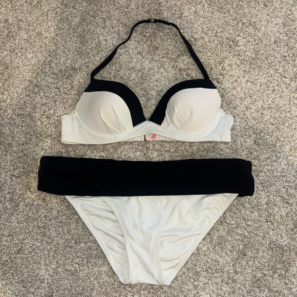 Victorias Secret bikini - Picture 1 of 4